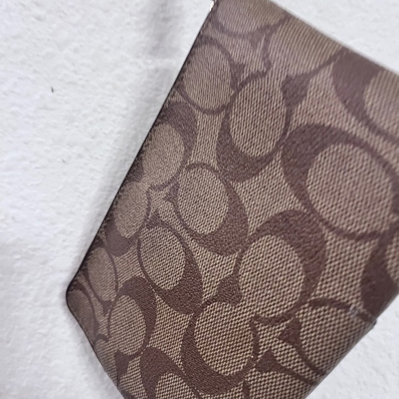 - Coach Signature Canvas Wristlet with Green Leather Trim— - Picture 4 of 13